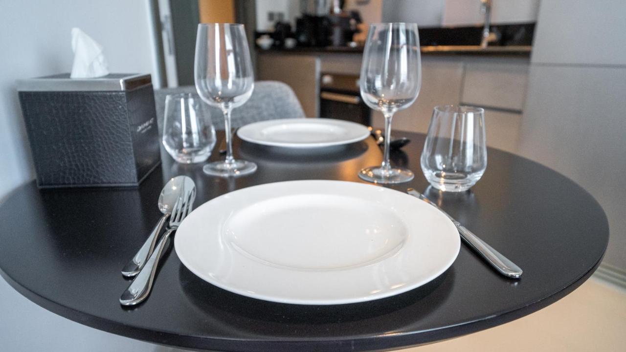 Bright Deluxe Canal View - Special Offer Dubai